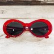 画像2: KURT COBAIN STYLE OVAL SUNGLASS / カート・コバーン オーバル・サングラス (CLEAR RED) (2)